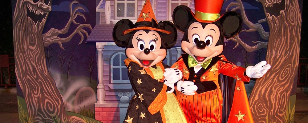 Witch Minnie and Vampire Mickey at Mickey's Trick-Or-Treat Party